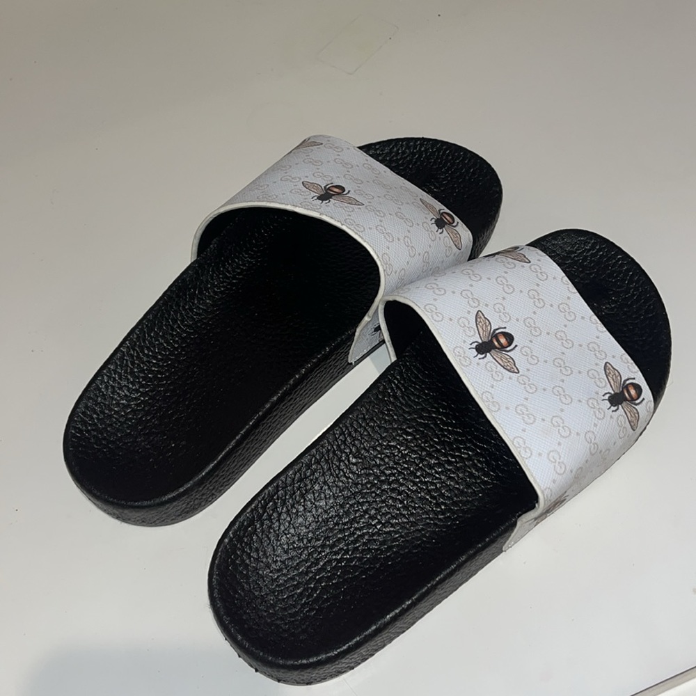 White slides with bees (woman’s) - Picture 2 of 2